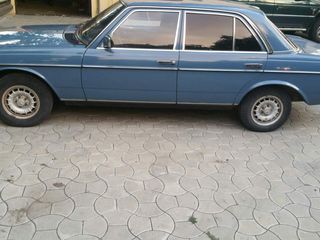 Mercedes Series (W123) foto 4