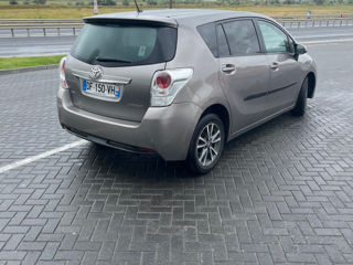 Toyota Verso foto 2