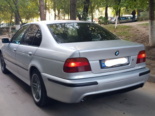 BMW 5 Series foto 4