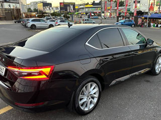 Skoda Superb foto 2