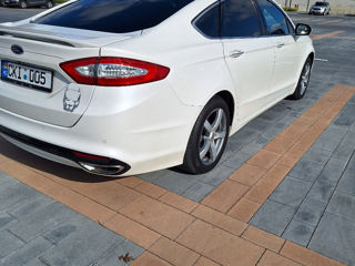 Ford Fusion foto 5