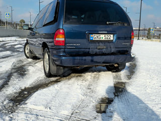 Chrysler Voyager foto 4