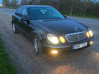 Mercedes E-Class foto 2