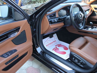 BMW 7 Series foto 18