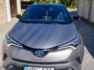 Toyota C-HR foto 2