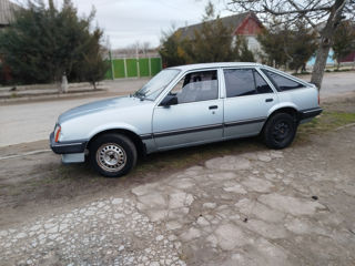 Opel Ascona foto 2