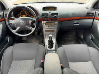 Toyota Avensis foto 7