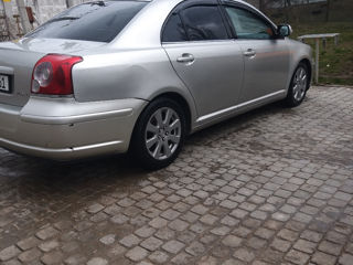 Toyota Avensis foto 7