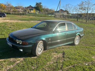 BMW 5 Series foto 3