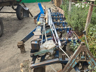 Cultivator printre rinduri foto 3