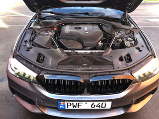 BMW 5 Series foto 5