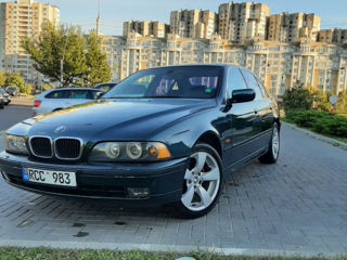 BMW 5 Series foto 3