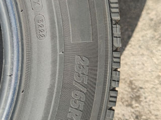 Anvelope  235/65 R16C  Michelin 4 buc.  3000 lei toate 4 foto 3