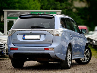 Mitsubishi Outlander foto 4