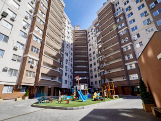 Apartament cu 3 camere, 83 m², Buiucani, Chișinău foto 1