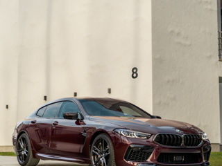 BMW M8 foto 1