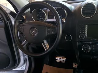 Mercedes ML Class foto 8