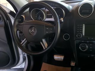 Mercedes ML Class foto 2