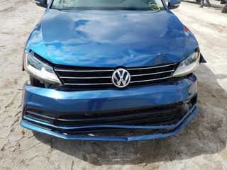 Volkswagen Jetta foto 2