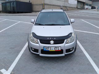 Suzuki SX4 foto 2