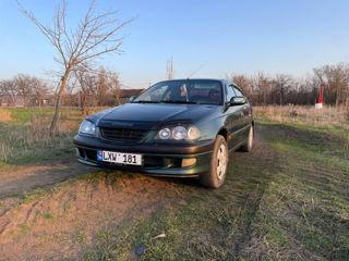 Toyota Avensis foto 8