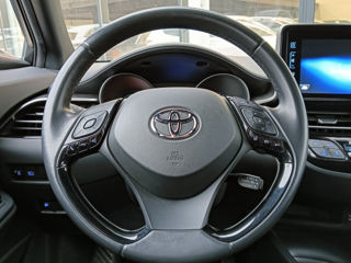 Toyota C-HR foto 14