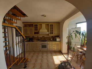 4-x комн. квартиры, 140 м², Центр, Кишинёв