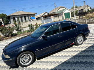 BMW 5 Series foto 3