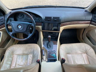 BMW 5 Series foto 7