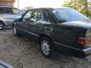 Mercedes Series (W124) foto 2