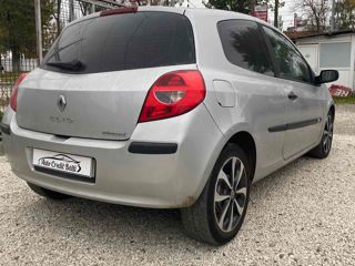 Renault Clio foto 6