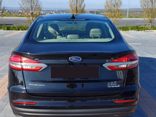 Ford Fusion foto 6