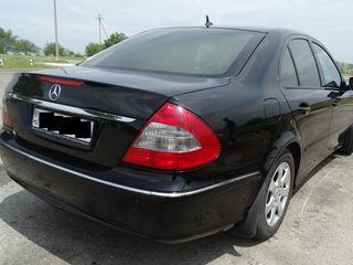 Mercedes E Class foto 2