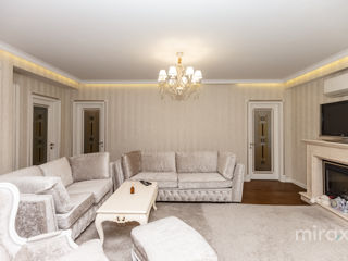 Apartament cu 4 camere, 140 m², Centru, Chișinău foto 1