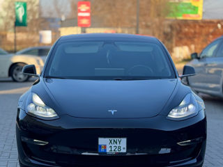 Tesla Model 3 foto 4