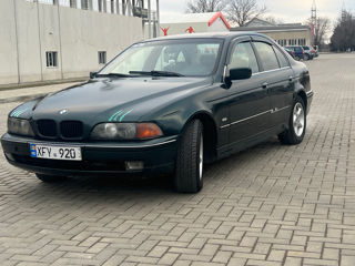 BMW 5 Series foto 3