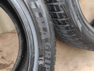 Vînd 2 Cauciucuri de iarnă Goodyear ultra 235/45/17 2019 anul foto 4