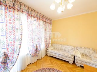 Casă cu 3 nivele, 500 mp, Botanica, 220000 € ! foto 2