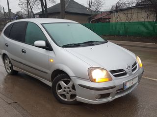 Nissan Almera Tino foto 1