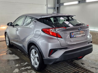 Toyota C-HR foto 4