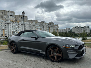 Ford Mustang foto 2