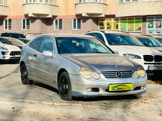 Mercedes C-Class Coupe foto 3