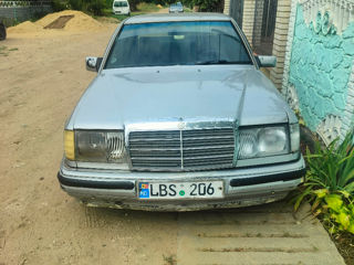 Mercedes Series (W124) foto 2