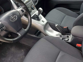 Toyota Auris foto 2