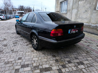 BMW 5 Series foto 5