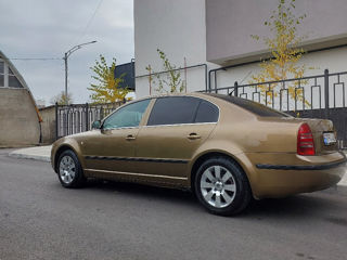 Skoda Superb foto 3