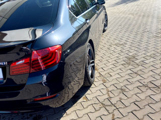 BMW 5 Series foto 2