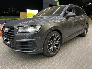 Audi Q7 foto 1