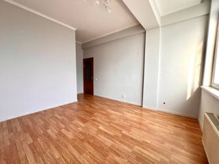 Apartament cu 2 camere, 68 m², Botanica, Chișinău foto 3