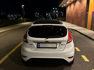 Ford Fiesta foto 4